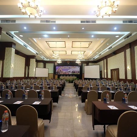 Pandanaran Hotel Semarang Buitenkant foto