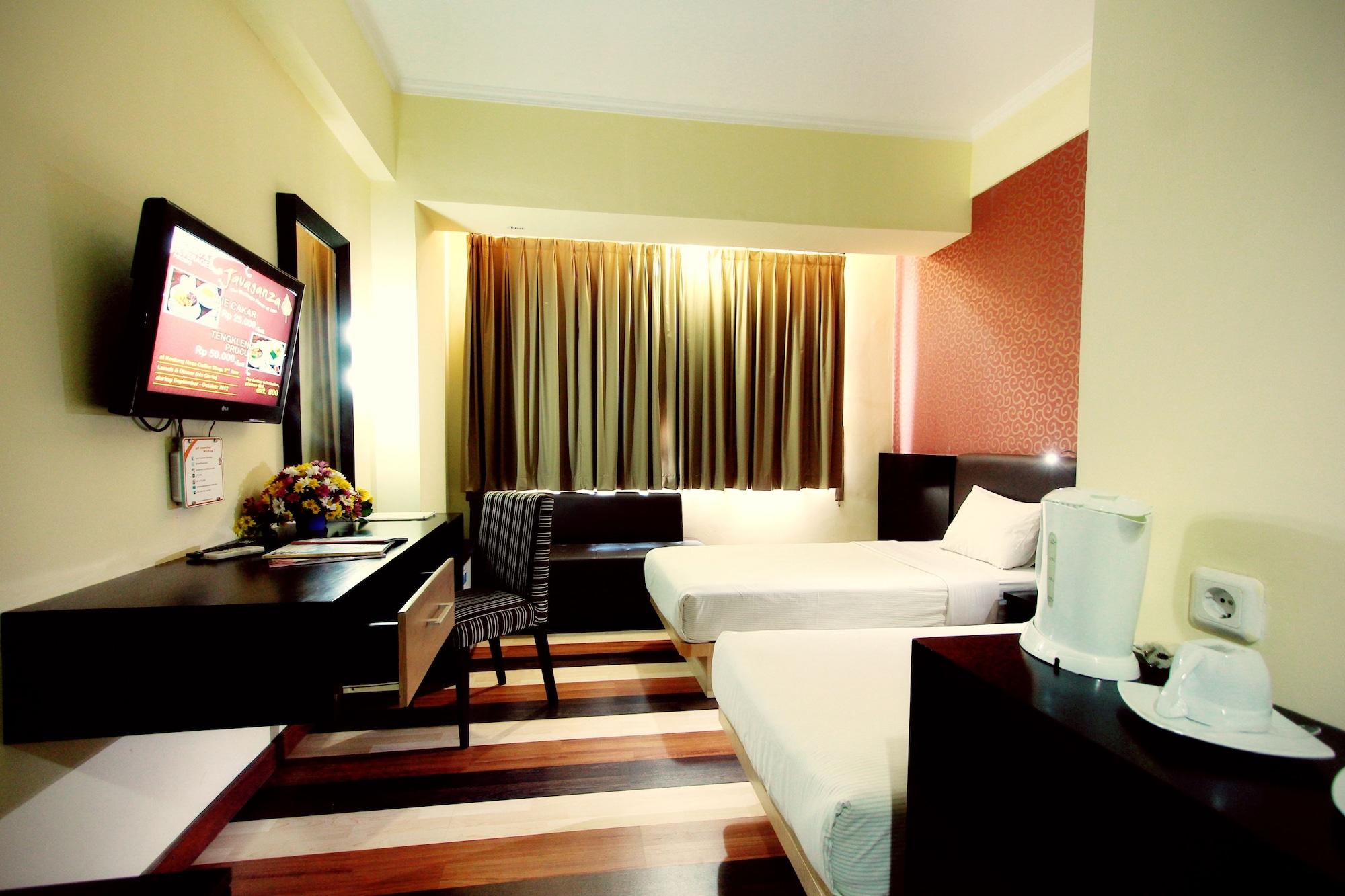 Pandanaran Hotel Semarang Buitenkant foto