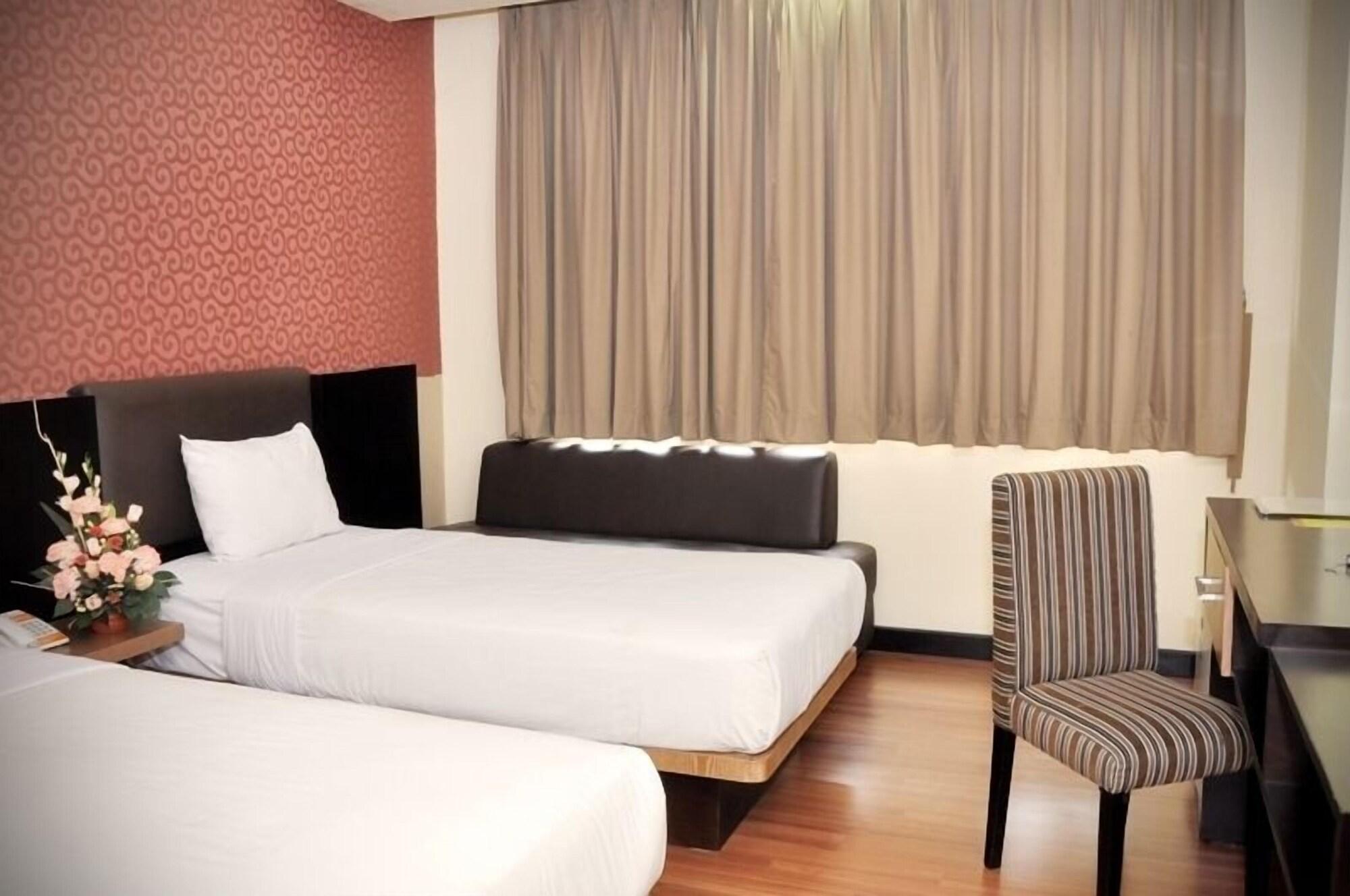 Pandanaran Hotel Semarang Buitenkant foto