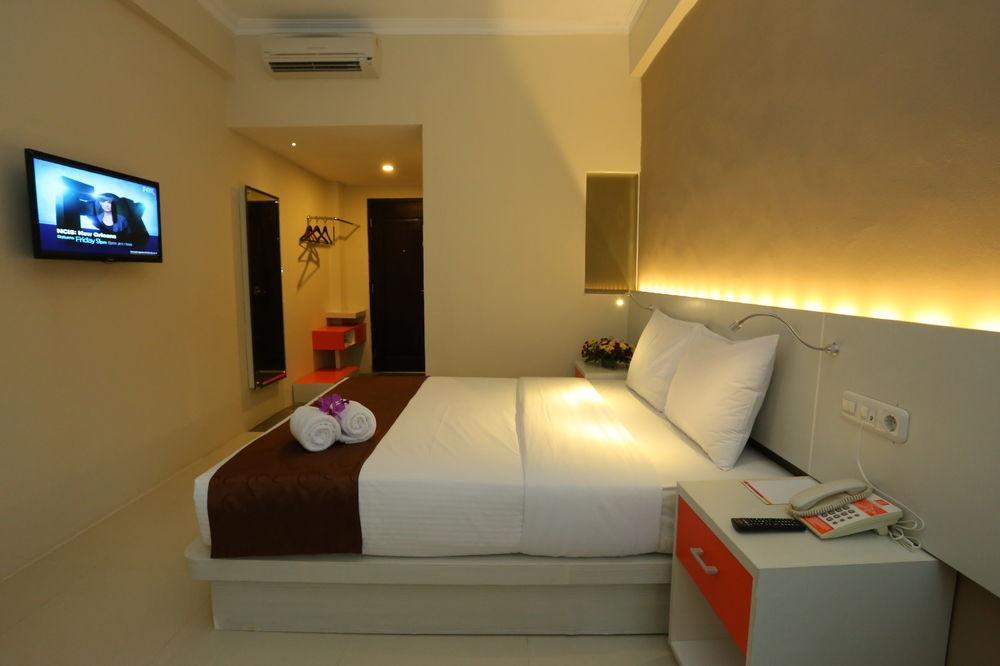 Pandanaran Hotel Semarang Buitenkant foto