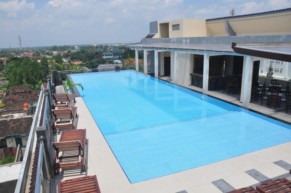 Pandanaran Hotel Semarang Buitenkant foto