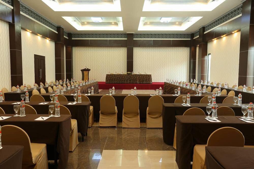 Pandanaran Hotel Semarang Buitenkant foto