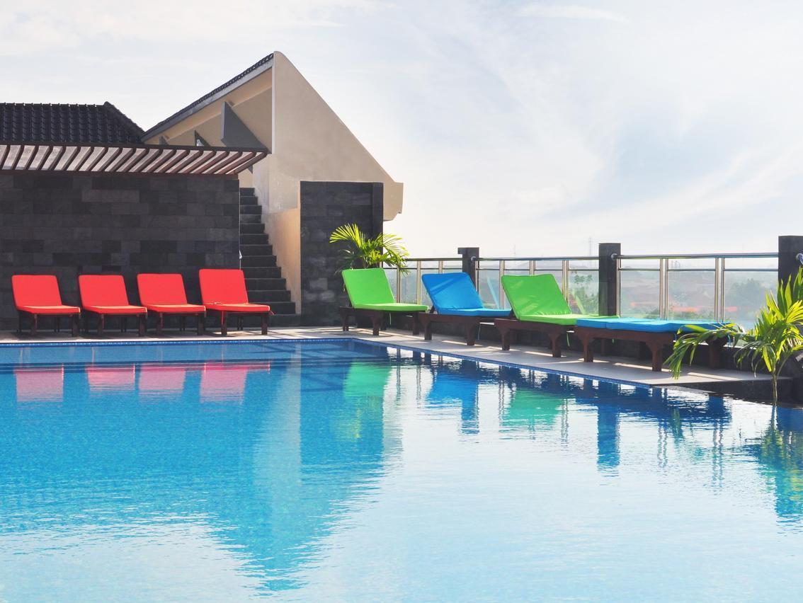 Pandanaran Hotel Semarang Buitenkant foto