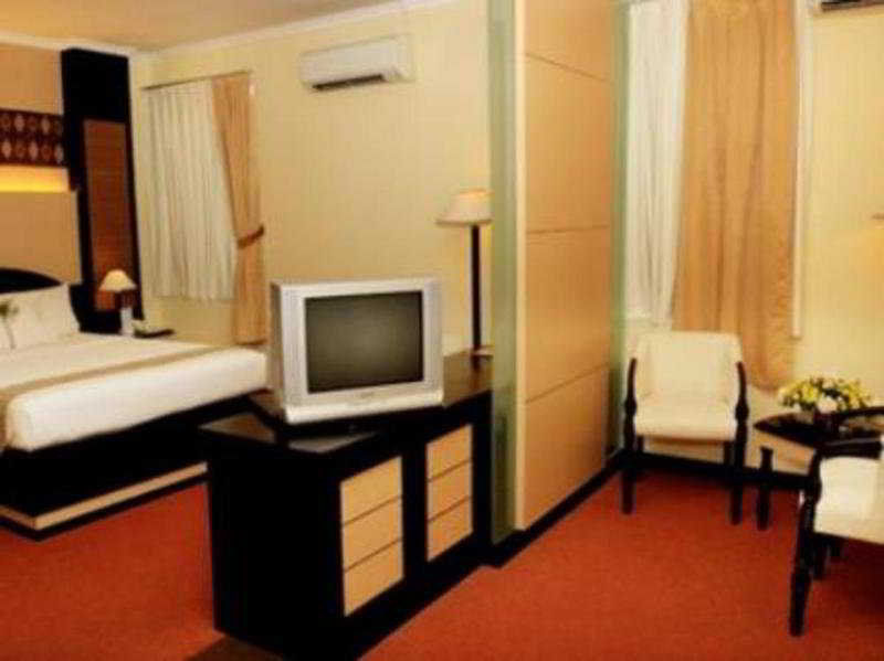 Pandanaran Hotel Semarang Buitenkant foto