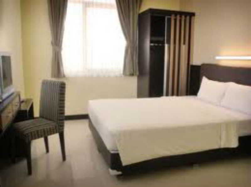 Pandanaran Hotel Semarang Buitenkant foto