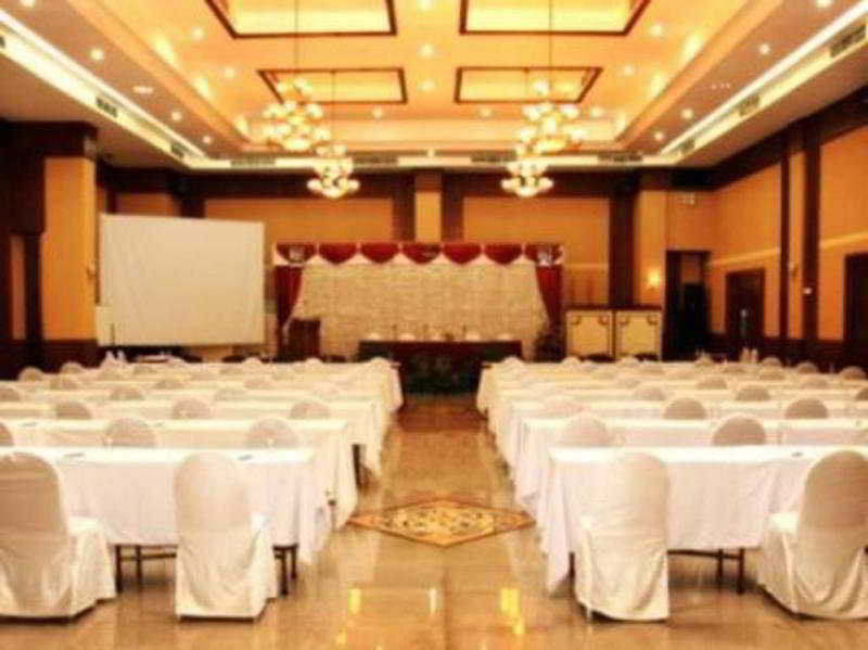Pandanaran Hotel Semarang Buitenkant foto