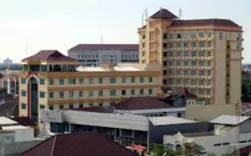 Pandanaran Hotel Semarang Buitenkant foto