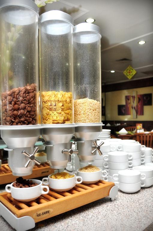Pandanaran Hotel Semarang Buitenkant foto