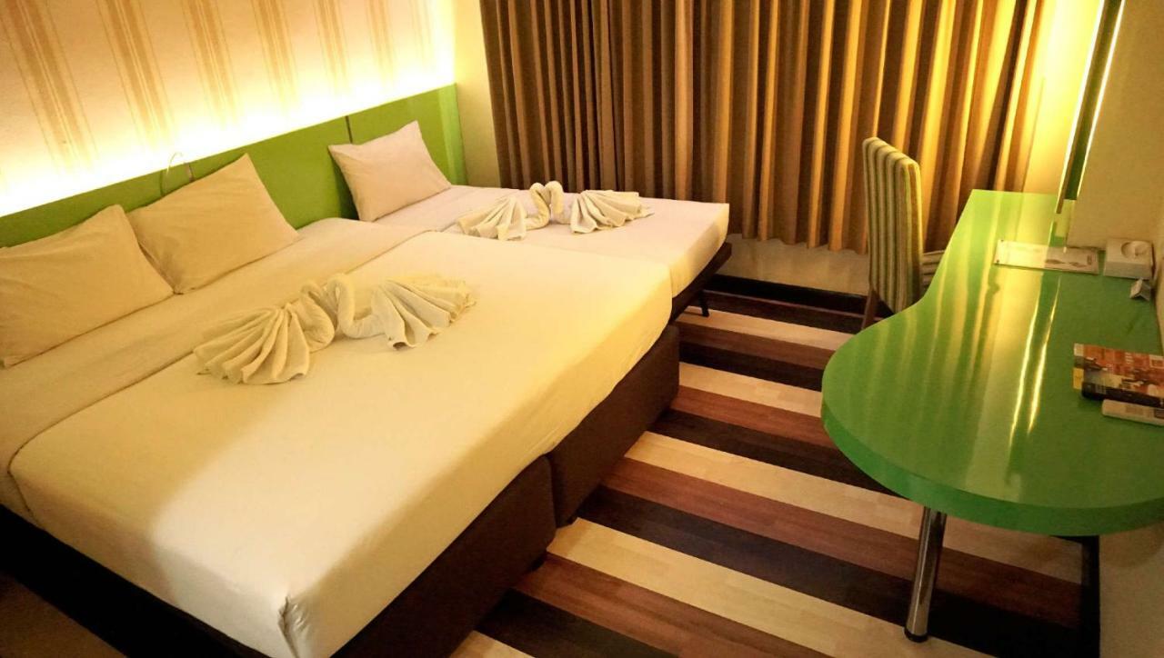 Pandanaran Hotel Semarang Buitenkant foto