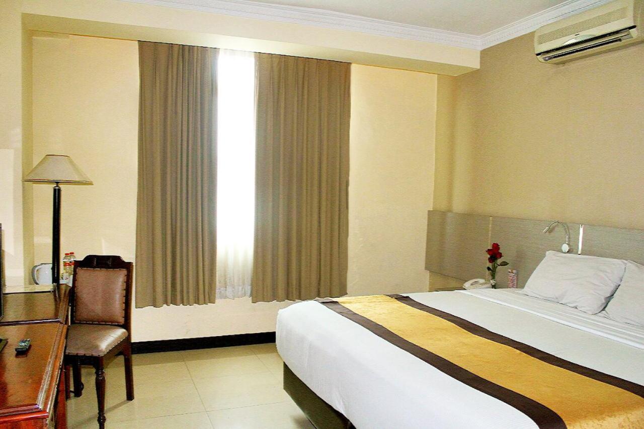 Pandanaran Hotel Semarang Buitenkant foto